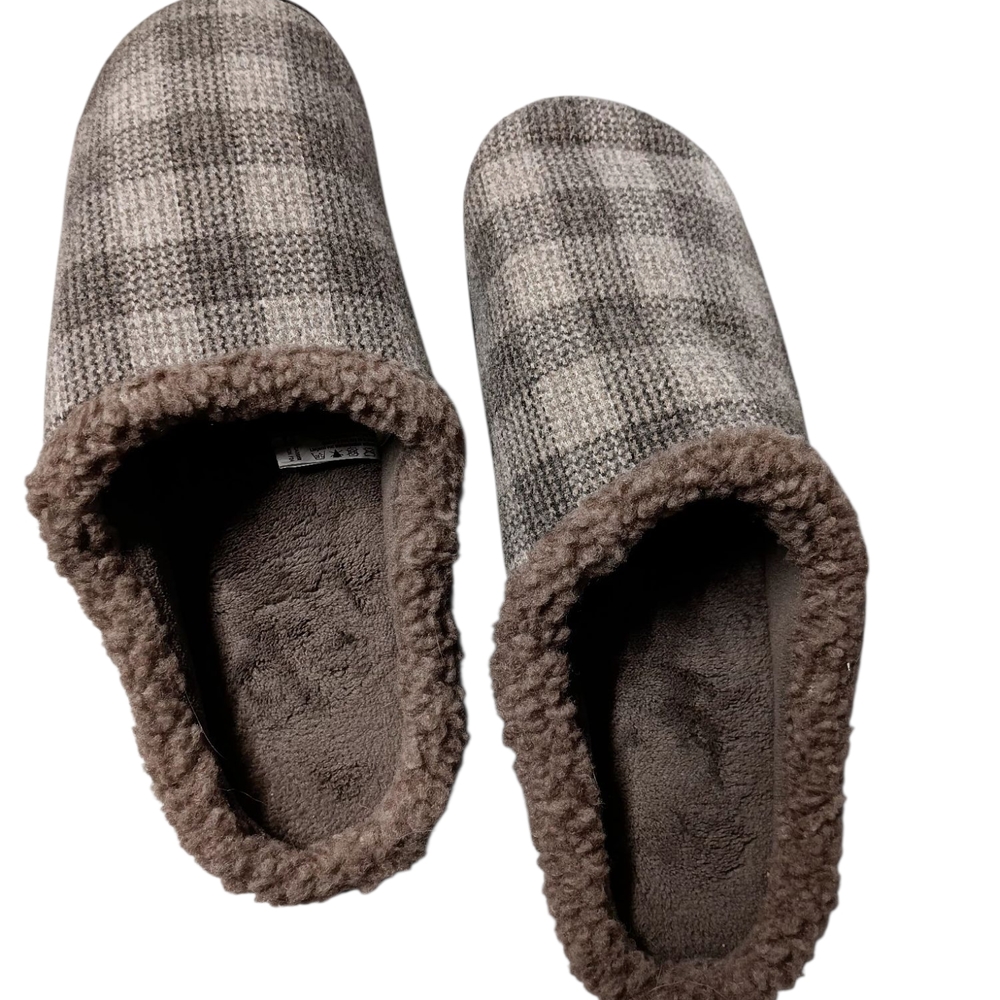 Isotoner Plaid Gray and Brown Men's Slippers With Memory Foam New In Box